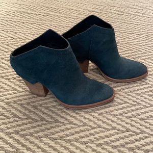 Dolce Vita suede booties